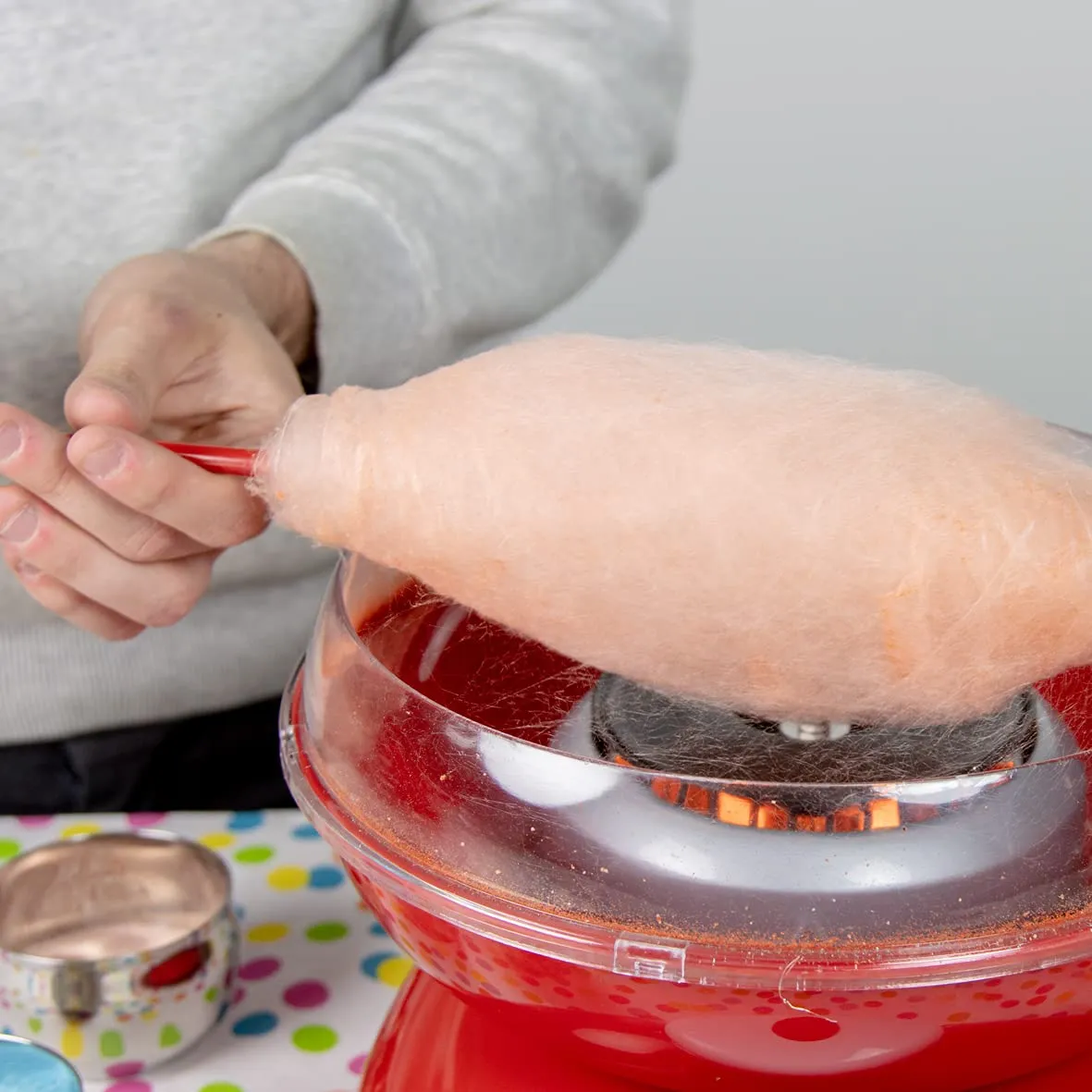 Global Gizmos 51560 Premium Candy Floss Maker / 500W / Retro Carnival Style Machine/Spinning Tool Included/Non-Slip Base / 30cm x 32cm