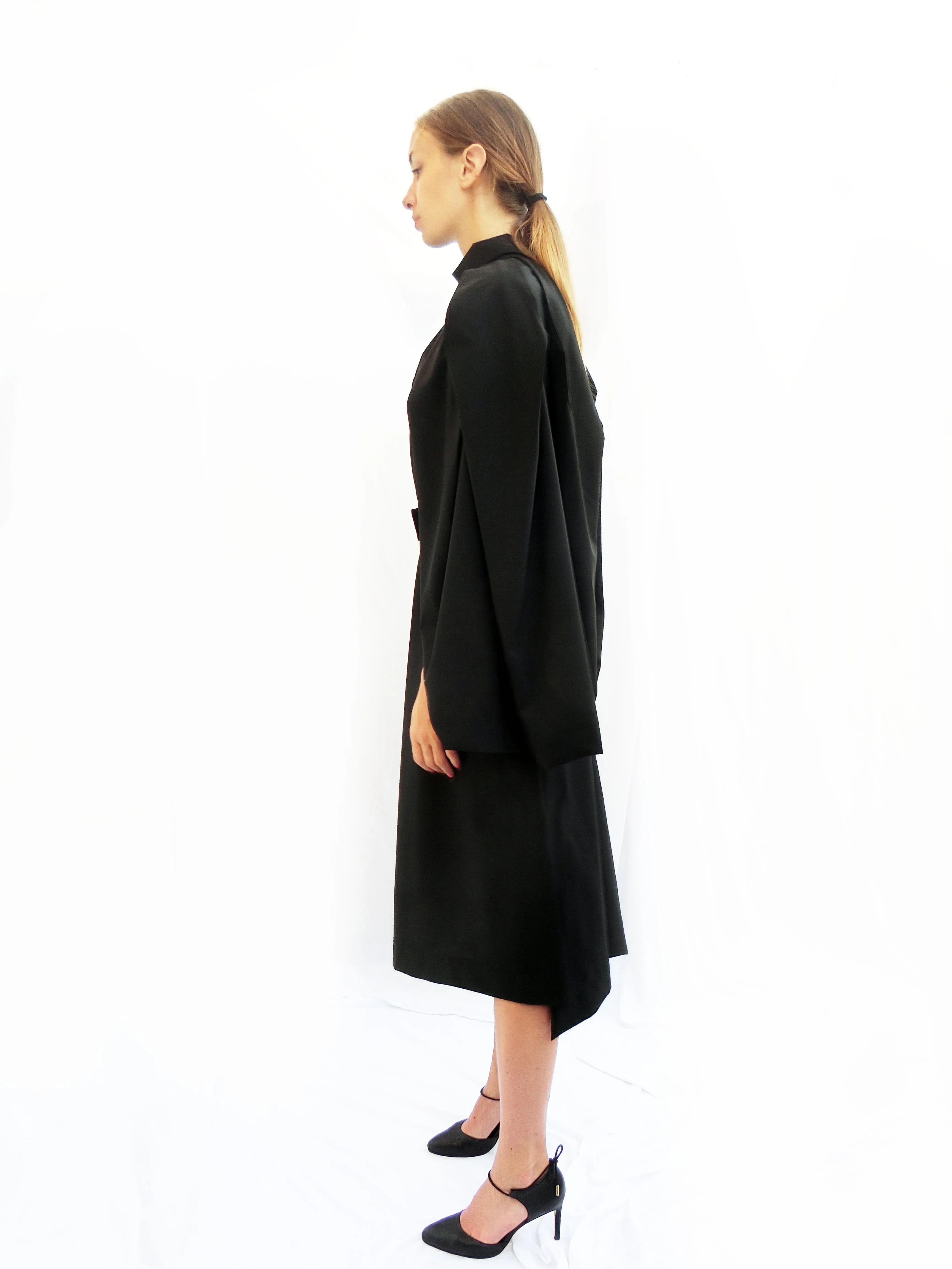 High Collar Anglar Pleated Dress / Black / 100% Virgin Wool