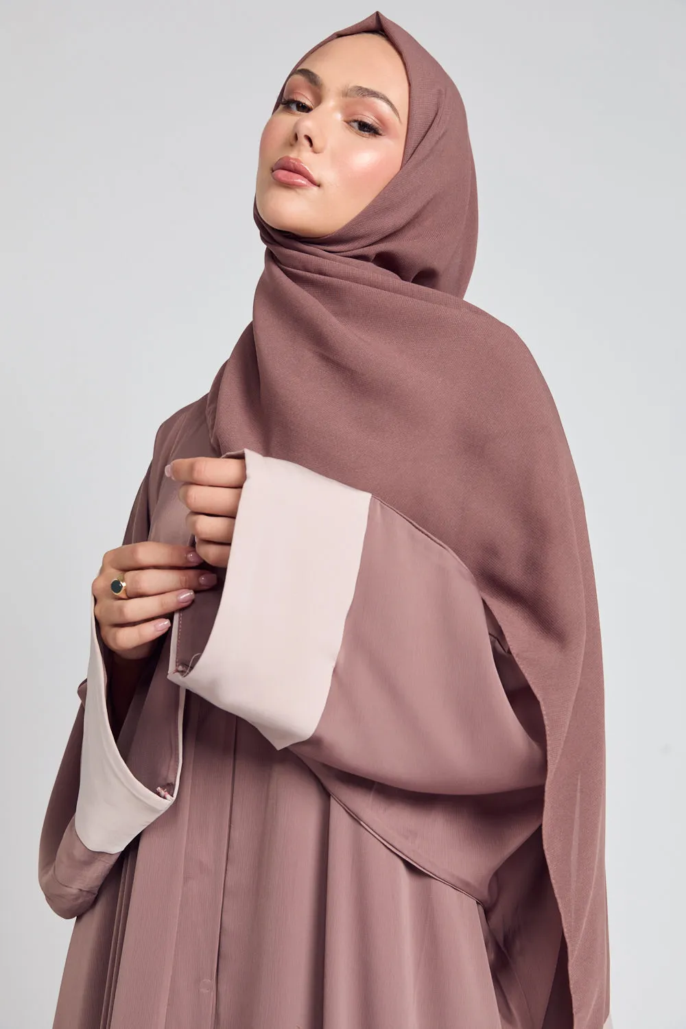 Open Farasha With Folded Contrast Cuffs - Warm Taupe