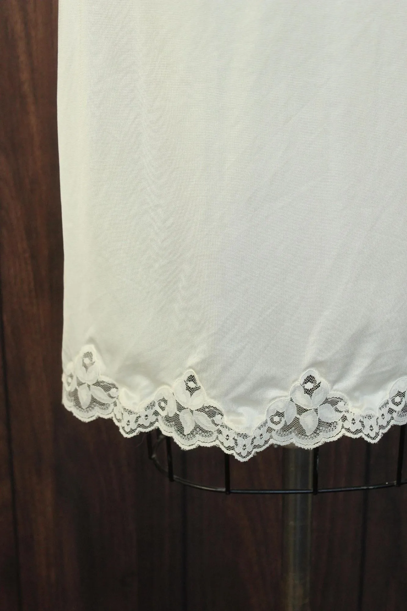 Vintage 1950s 1960s Volup Size White Full Slip with Lace Trim