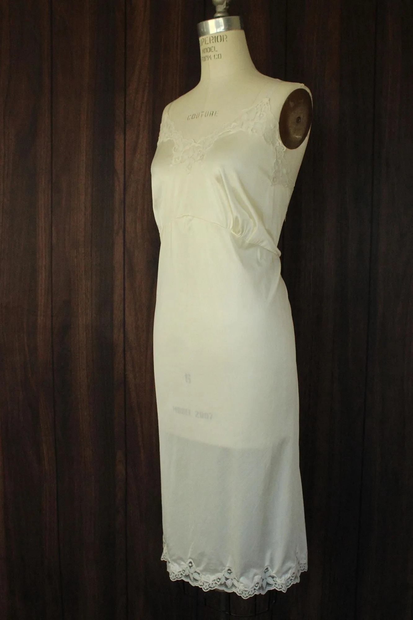 Vintage 1950s 1960s Volup Size White Full Slip with Lace Trim