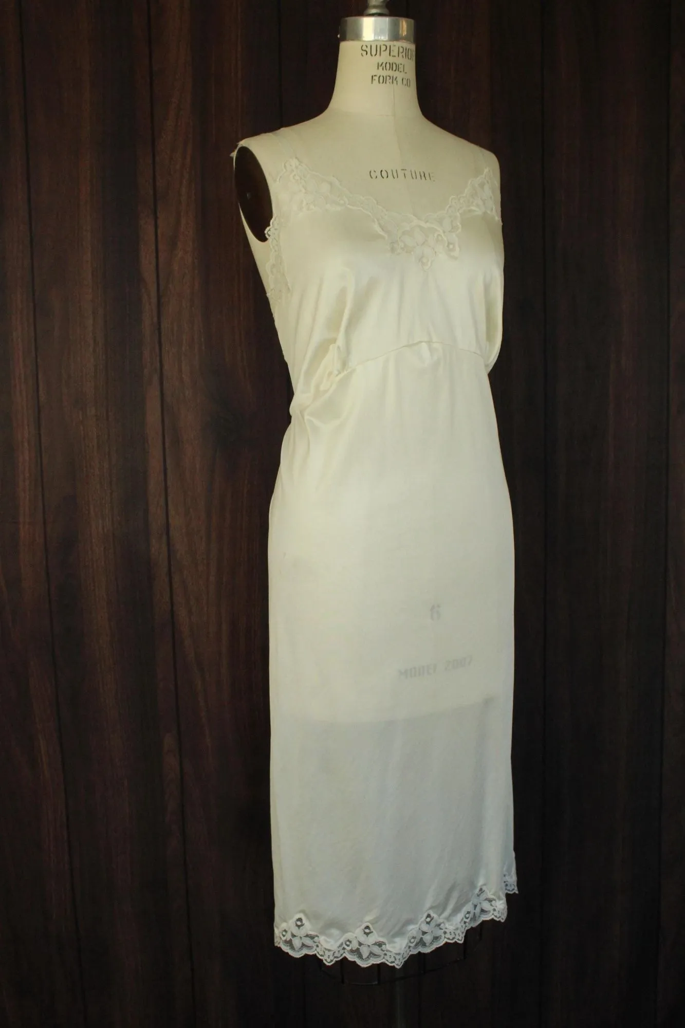 Vintage 1950s 1960s Volup Size White Full Slip with Lace Trim